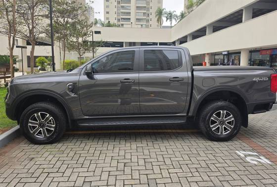 FORD RANGER 3.0 V6 TURBO DIESEL CD XLT 4X4 AUTOMÁTICO FORD RANGER 3.0 V6 TURBO DIESEL CD XLT 4X4 AUTOMÁTICO